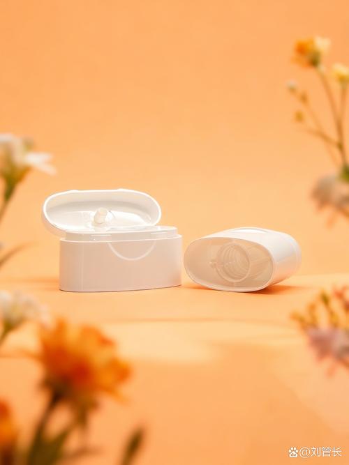 洁面乳化妆品软管 这组软管直接把洁面乳的日常奢护感,包材的精密工艺